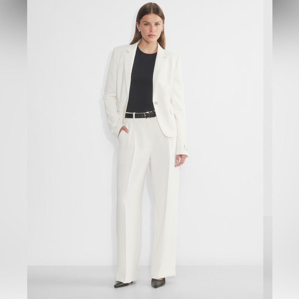 ARITZIA Effortless Pant